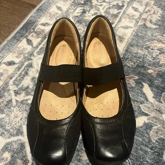 Naturalizer Black Leather Loafers with Elastic Band - Picture 2 of 16